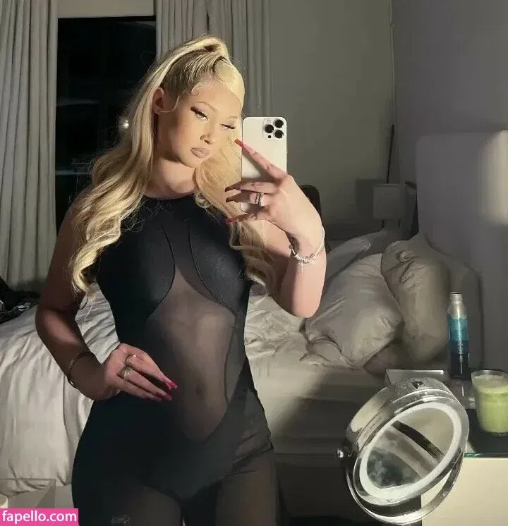 Alabama Barker Onlyfans Photo Gallery 