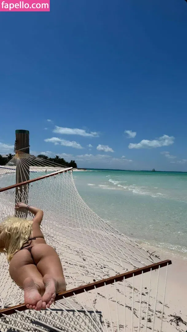 Alabama Barker Onlyfans Photo Gallery 