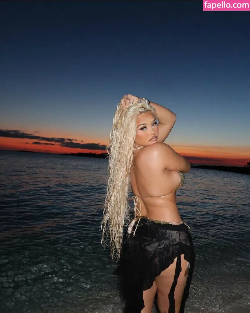 Alabama Barker Onlyfans Photo Gallery 