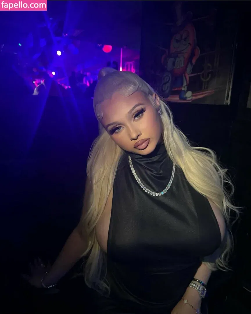 Alabama Barker Onlyfans Photo Gallery 