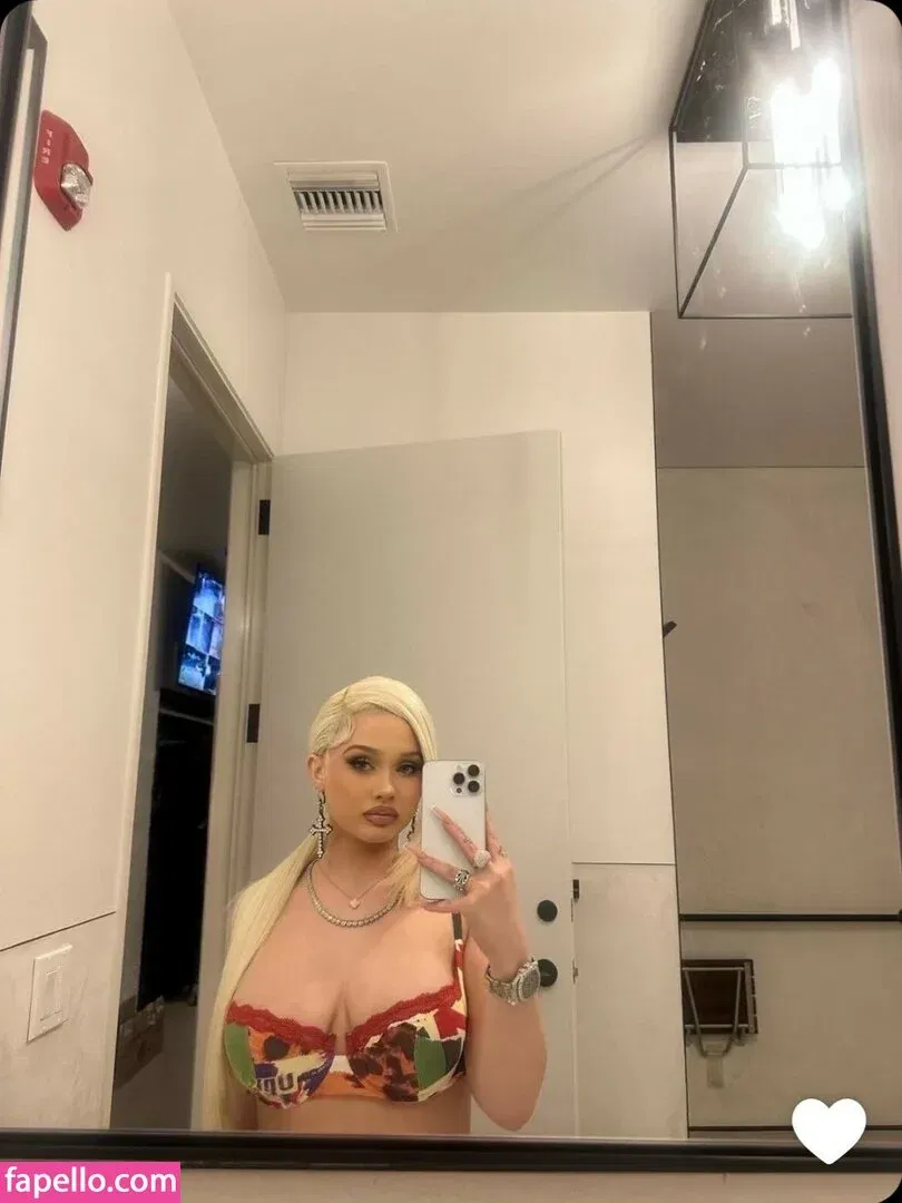 Alabama Barker Onlyfans Photo Gallery 