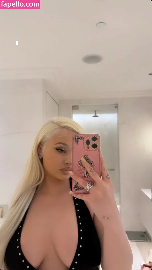 Alabama Barker Onlyfans Photo Gallery 