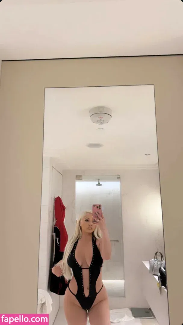 Alabama Barker Onlyfans Photo Gallery 