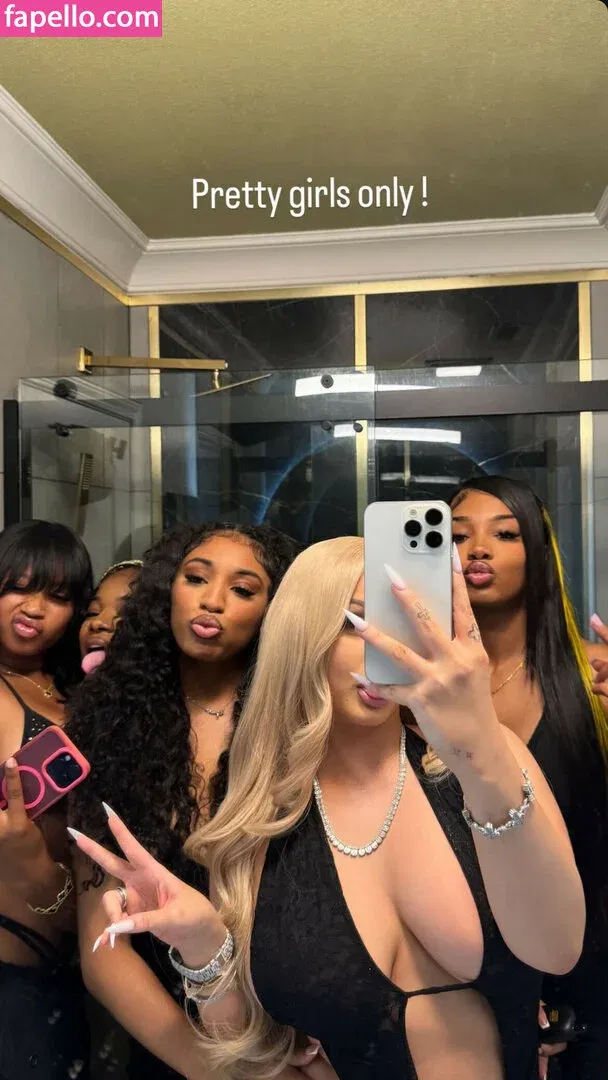 Alabama Barker Onlyfans Photo Gallery 