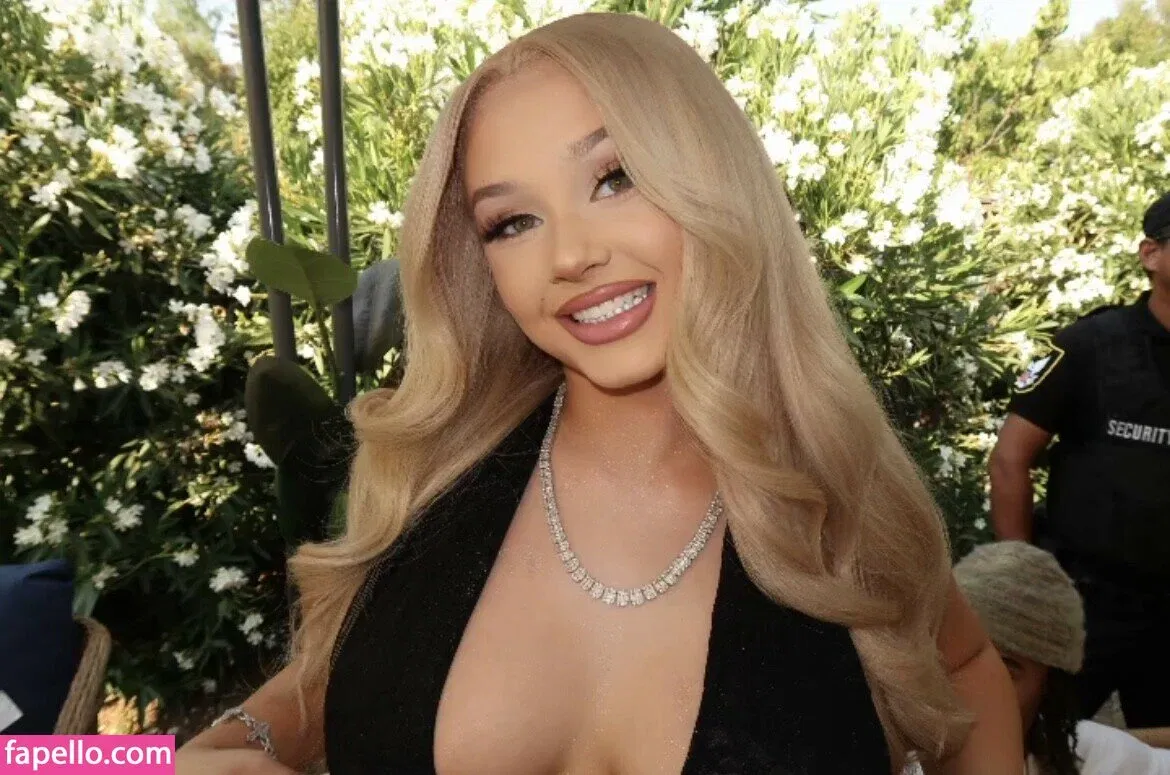 Alabama Barker Onlyfans Photo Gallery 