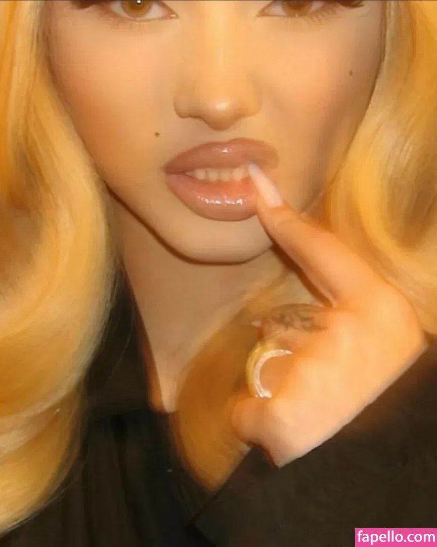 Alabama Barker Onlyfans Photo Gallery 