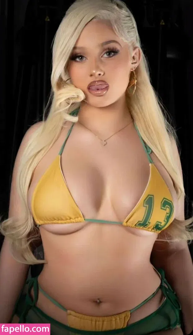 Alabama Barker Onlyfans Photo Gallery 