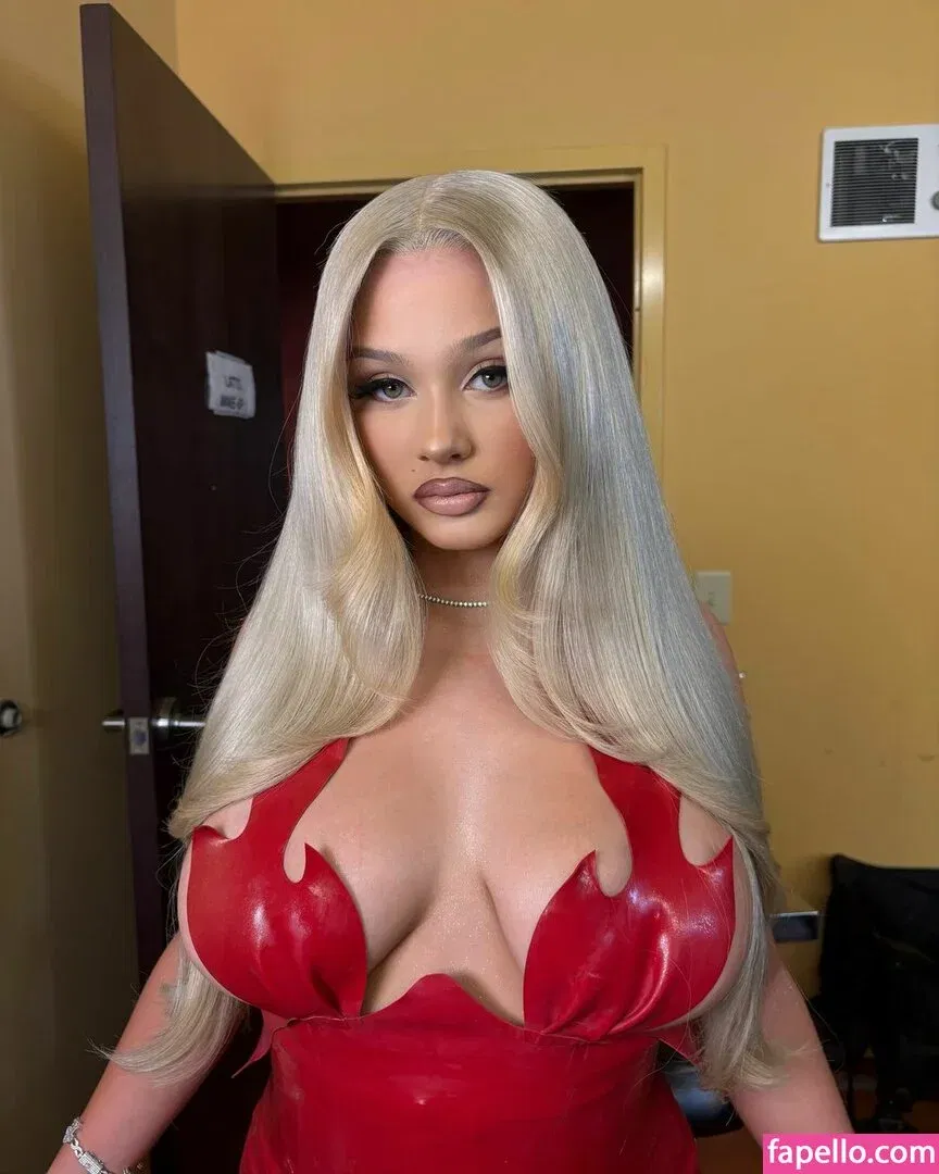 Alabama Barker Onlyfans Photo Gallery 