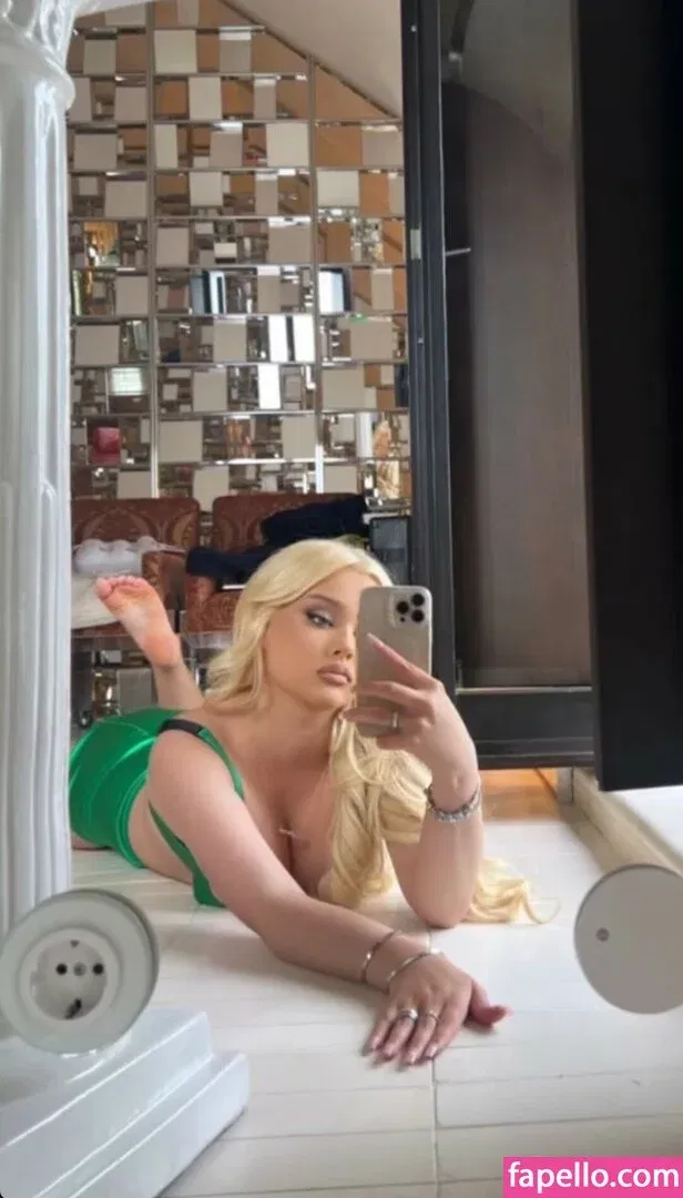 Alabama Barker Onlyfans Photo Gallery 