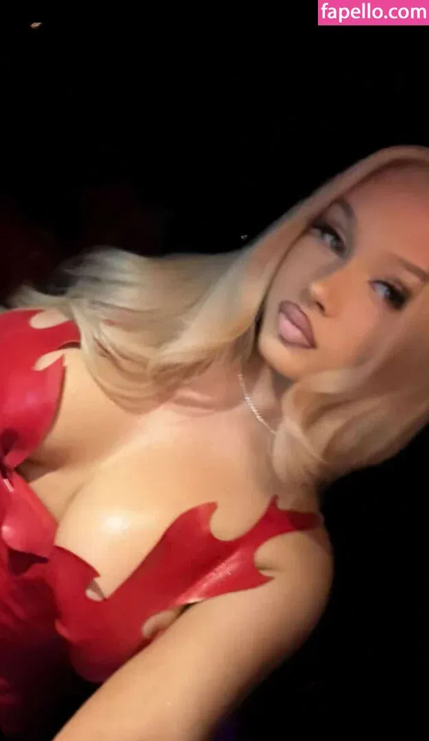 Alabama Barker Onlyfans Photo Gallery 