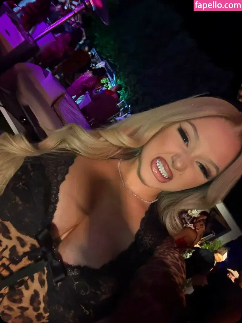 Alabama Barker Onlyfans Photo Gallery 