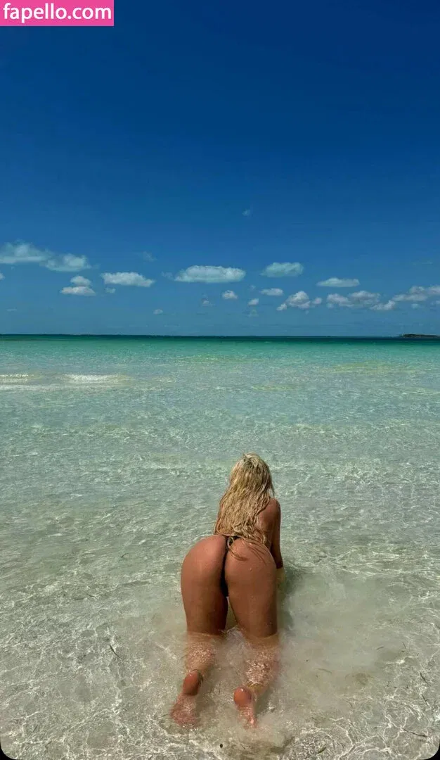 Alabama Barker Onlyfans Photo Gallery 