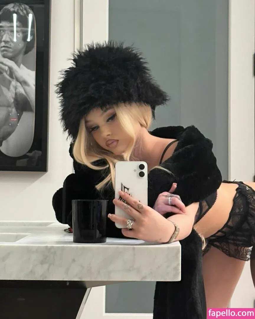 Alabama Barker Onlyfans Photo Gallery 