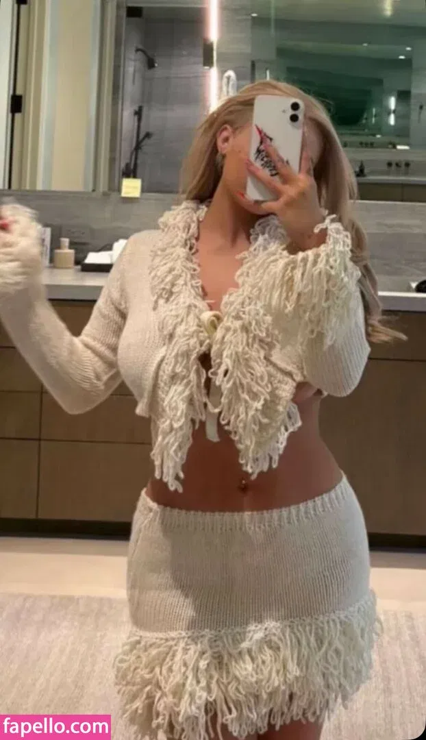 Alabama Barker Onlyfans Photo Gallery 