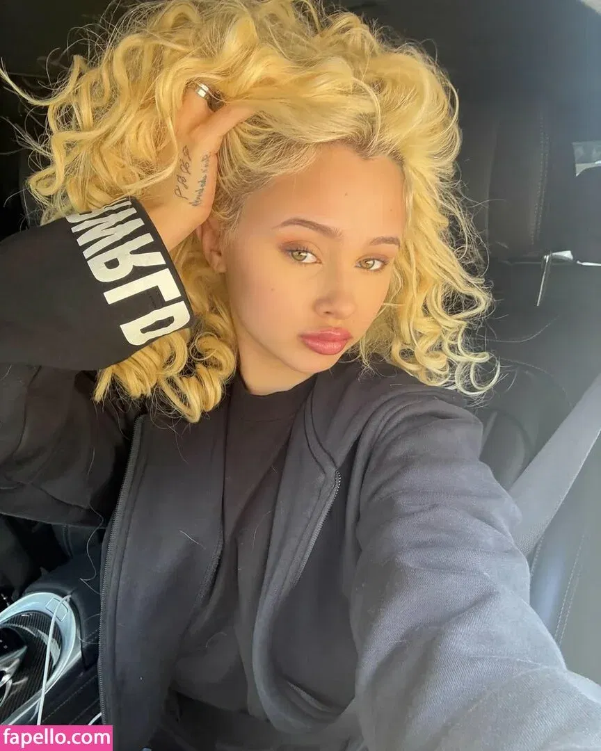 Alabama Barker Onlyfans Photo Gallery 