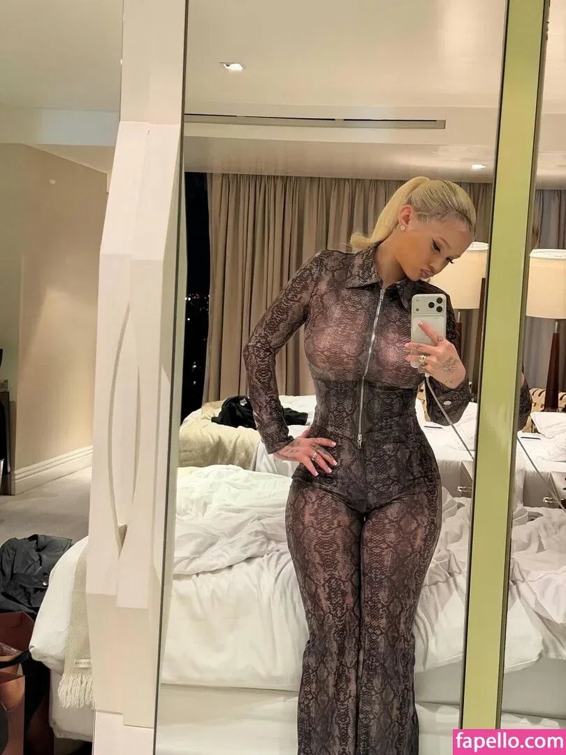 Alabama Barker Onlyfans Photo Gallery 