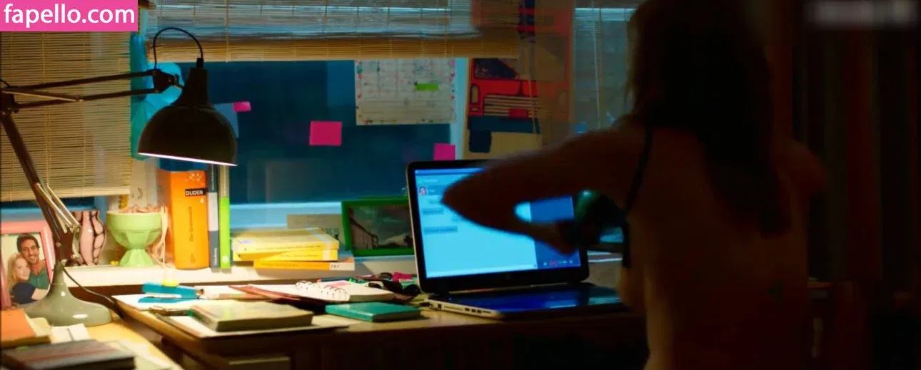 Karoline Herfurth Onlyfans Photo Gallery 