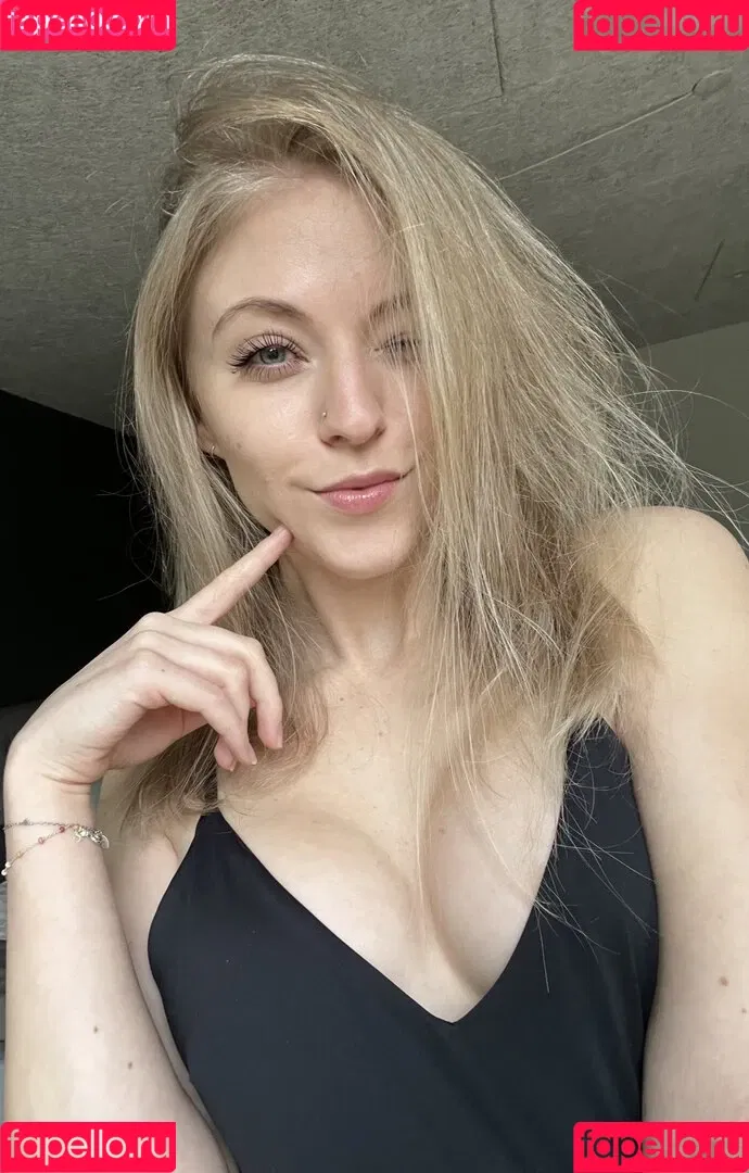 Katrine ASMR Onlyfans Photo Gallery 