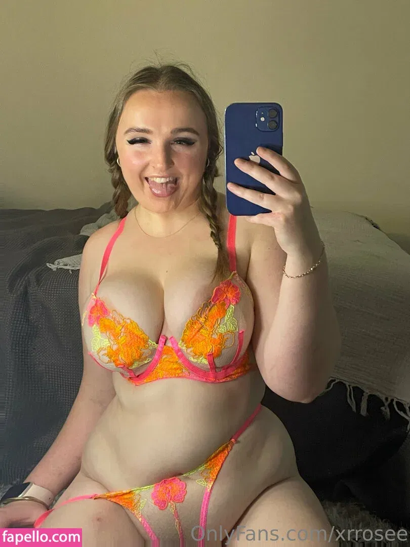 xrrosee Onlyfans Photo Gallery 