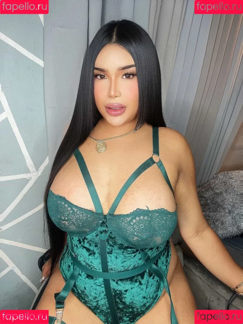 Kyla Yung Onlyfans Photo Gallery 
