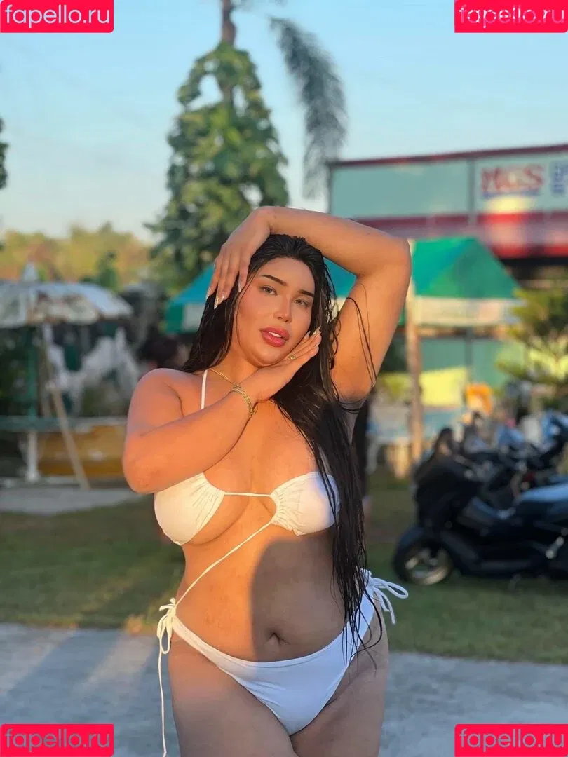 Kyla Yung Onlyfans Photo Gallery 