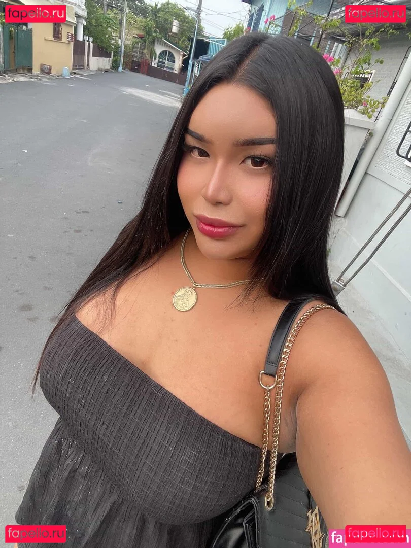 Kyla Yung Onlyfans Photo Gallery 