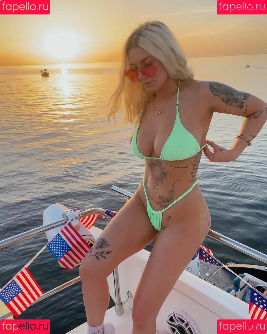 Taylor Hughs Onlyfans Photo Gallery 