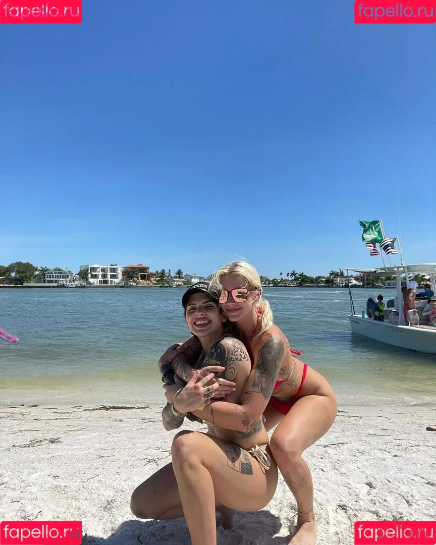 Taylor Hughs Onlyfans Photo Gallery 