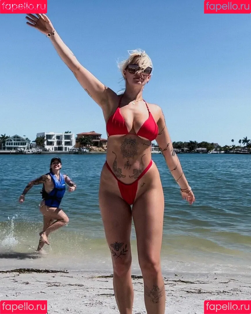 Taylor Hughs Onlyfans Photo Gallery 