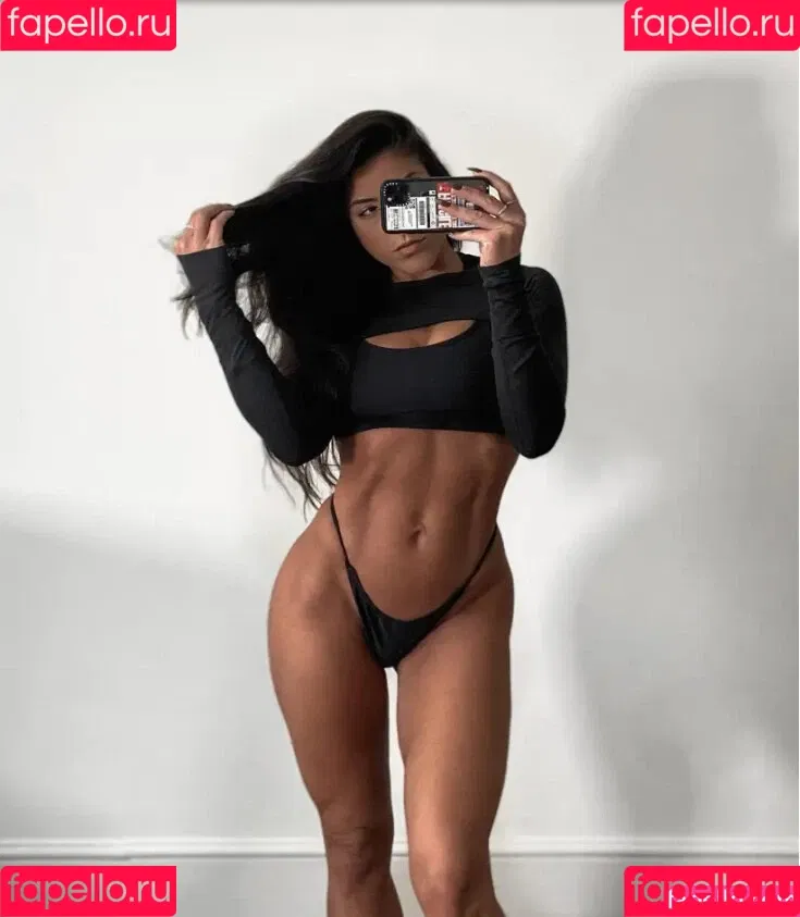 Leah Shutkever Onlyfans Photo Gallery 