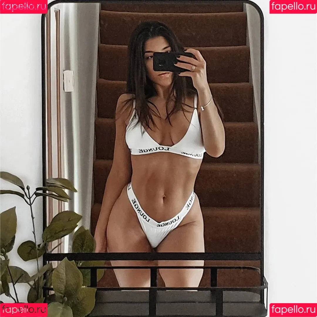 Leah Shutkever Onlyfans Photo Gallery 