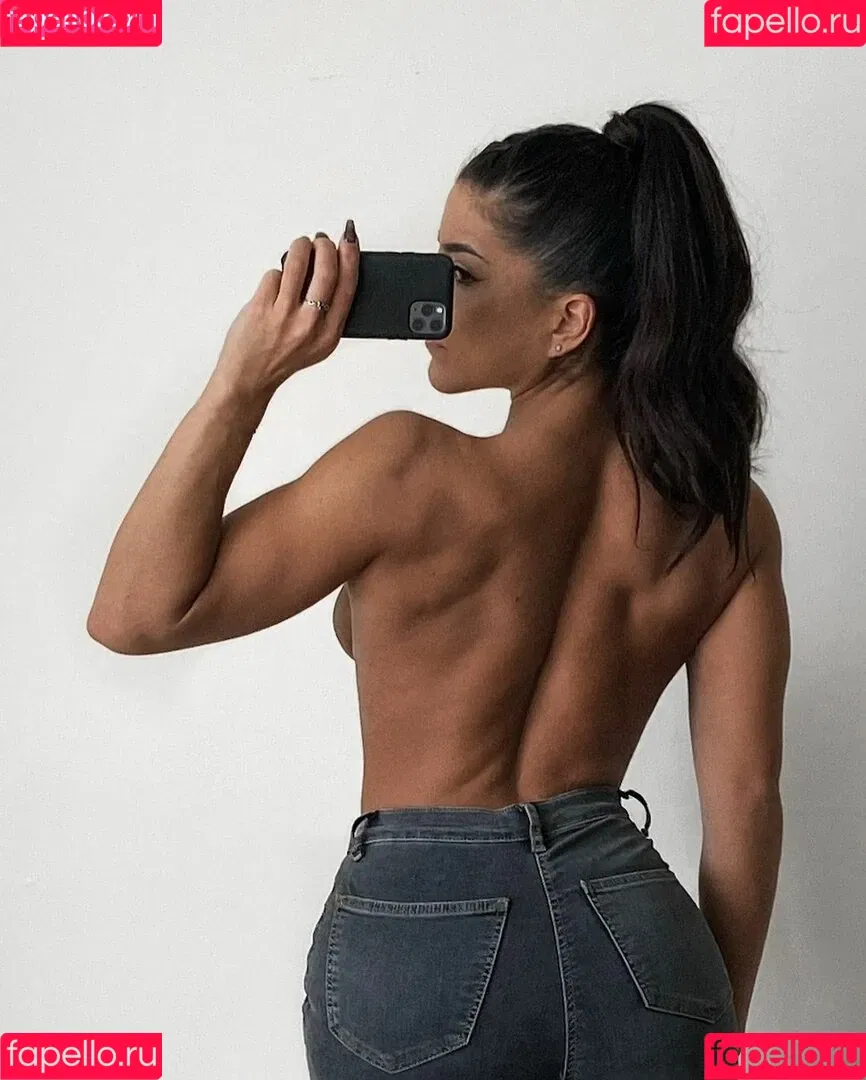Leah Shutkever Onlyfans Photo Gallery 