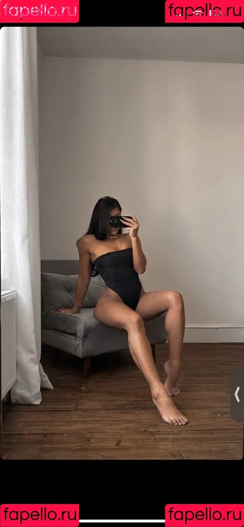 Leah Shutkever Onlyfans Photo Gallery 