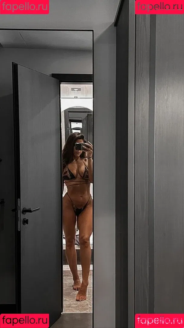 Leah Shutkever Onlyfans Photo Gallery 