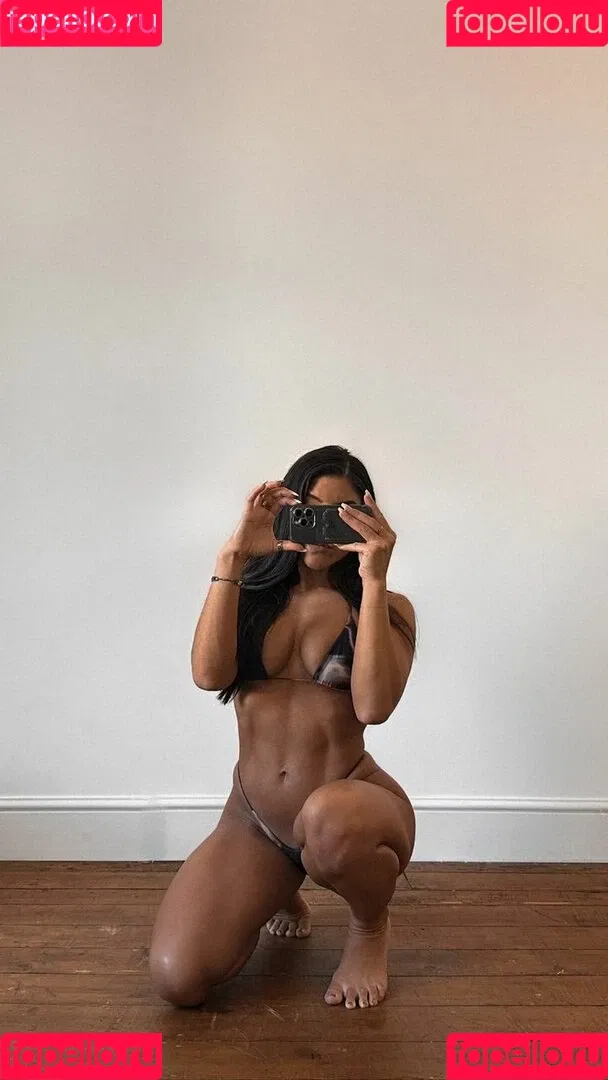 Leah Shutkever Onlyfans Photo Gallery 