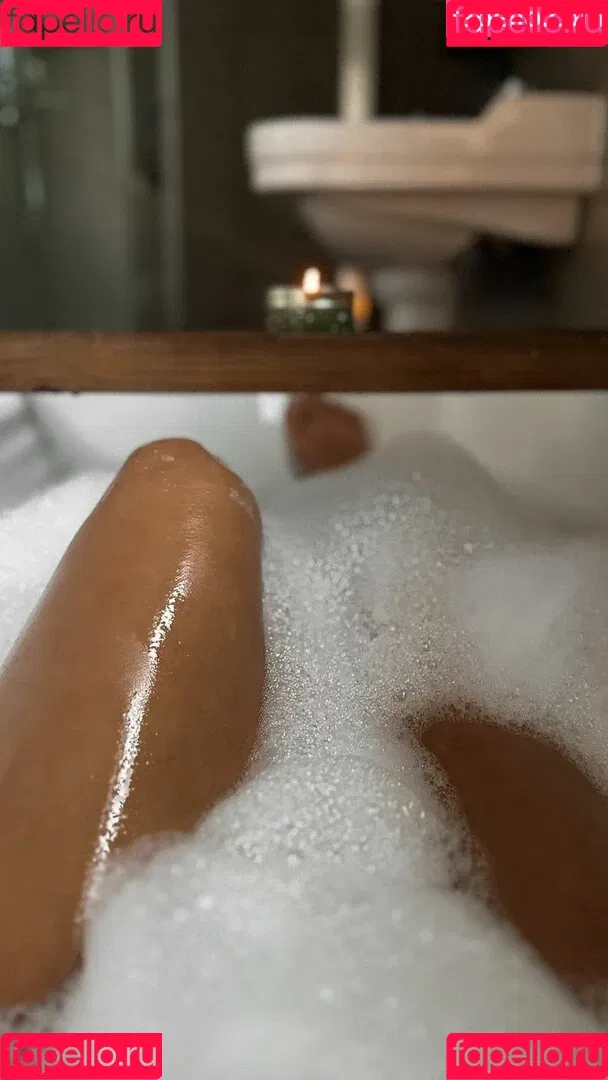 Leah Shutkever Onlyfans Photo Gallery 