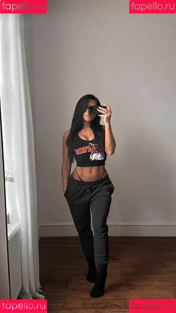 Leah Shutkever Onlyfans Photo Gallery 