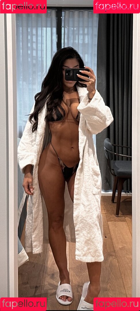 Leah Shutkever Onlyfans Photo Gallery 