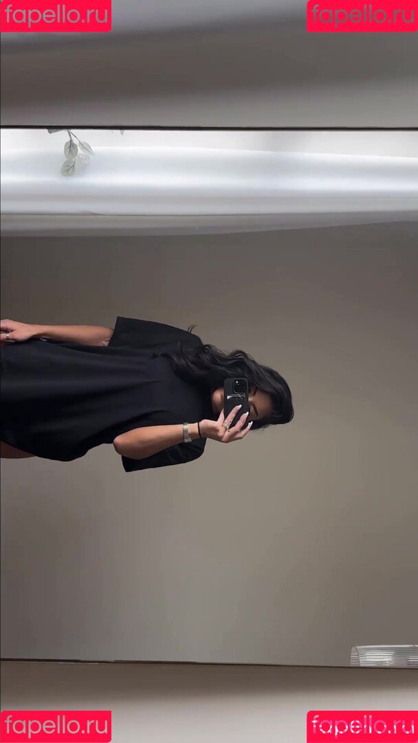 Leah Shutkever Onlyfans Photo Gallery 