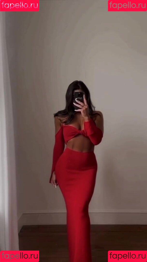 Leah Shutkever Onlyfans Photo Gallery 