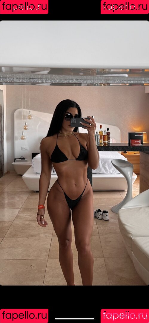 Leah Shutkever Onlyfans Photo Gallery 