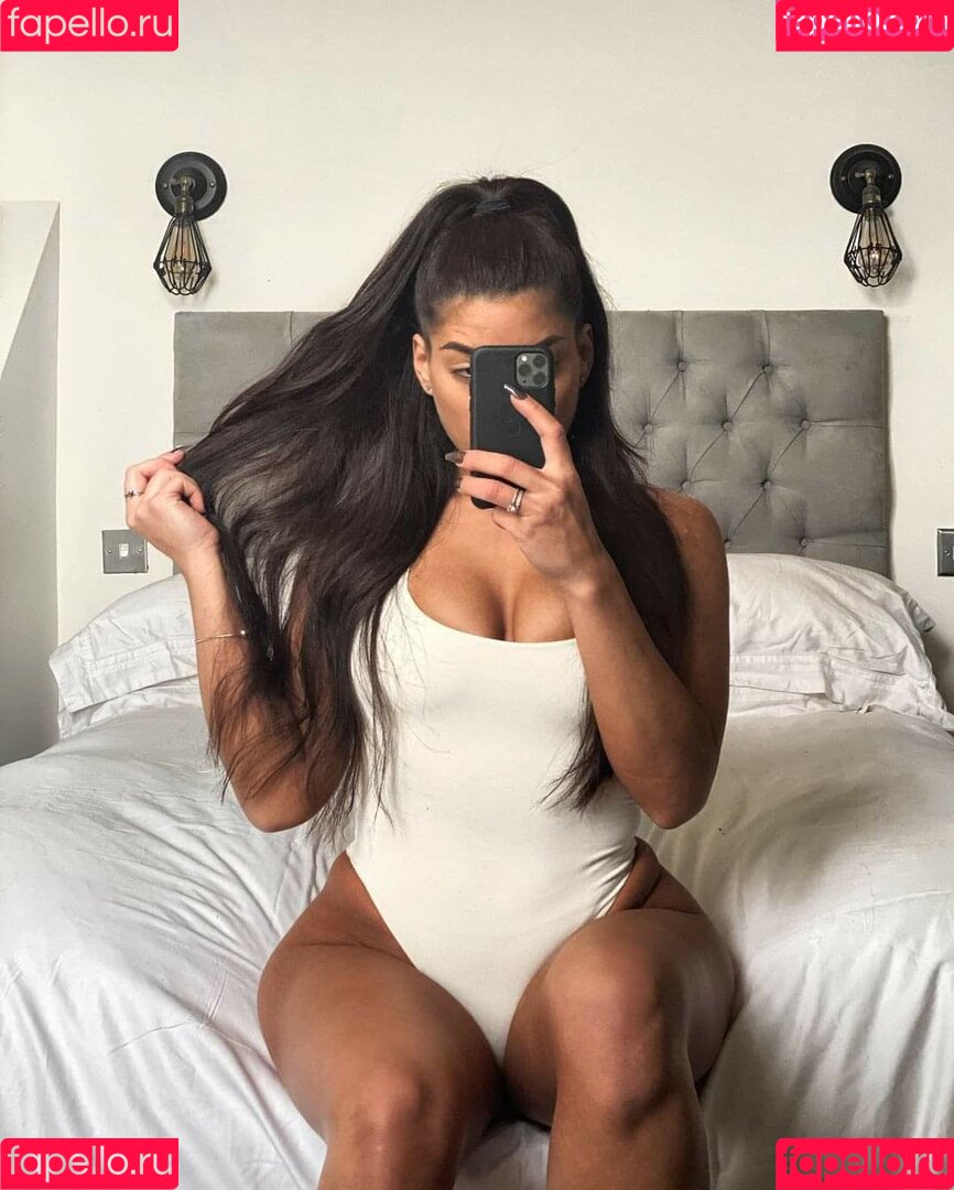 Leah Shutkever Onlyfans Photo Gallery 