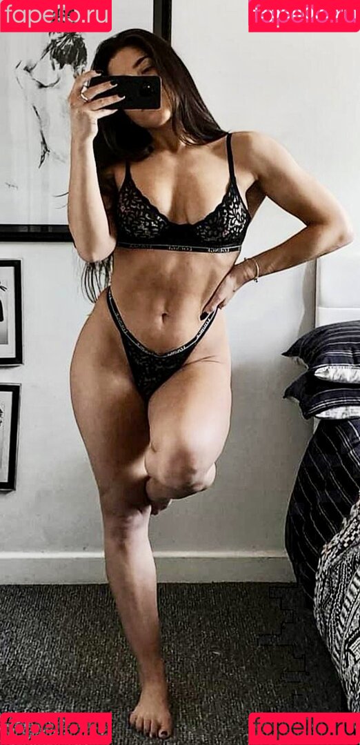 Leah Shutkever Onlyfans Photo Gallery 