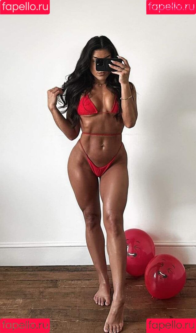 Leah Shutkever Onlyfans Photo Gallery 