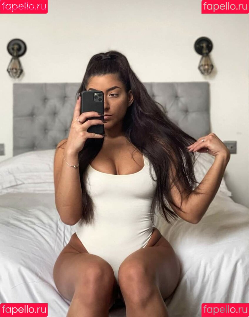 Leah Shutkever Onlyfans Photo Gallery 