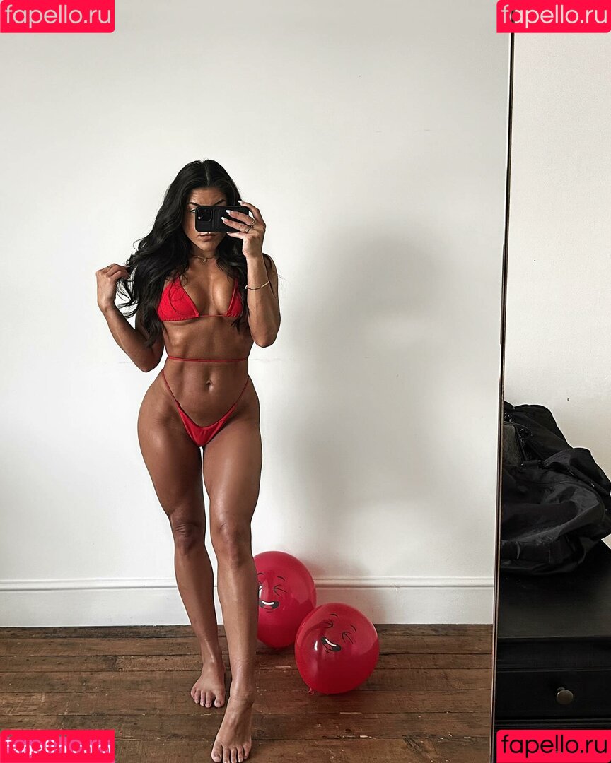 Leah Shutkever Onlyfans Photo Gallery 