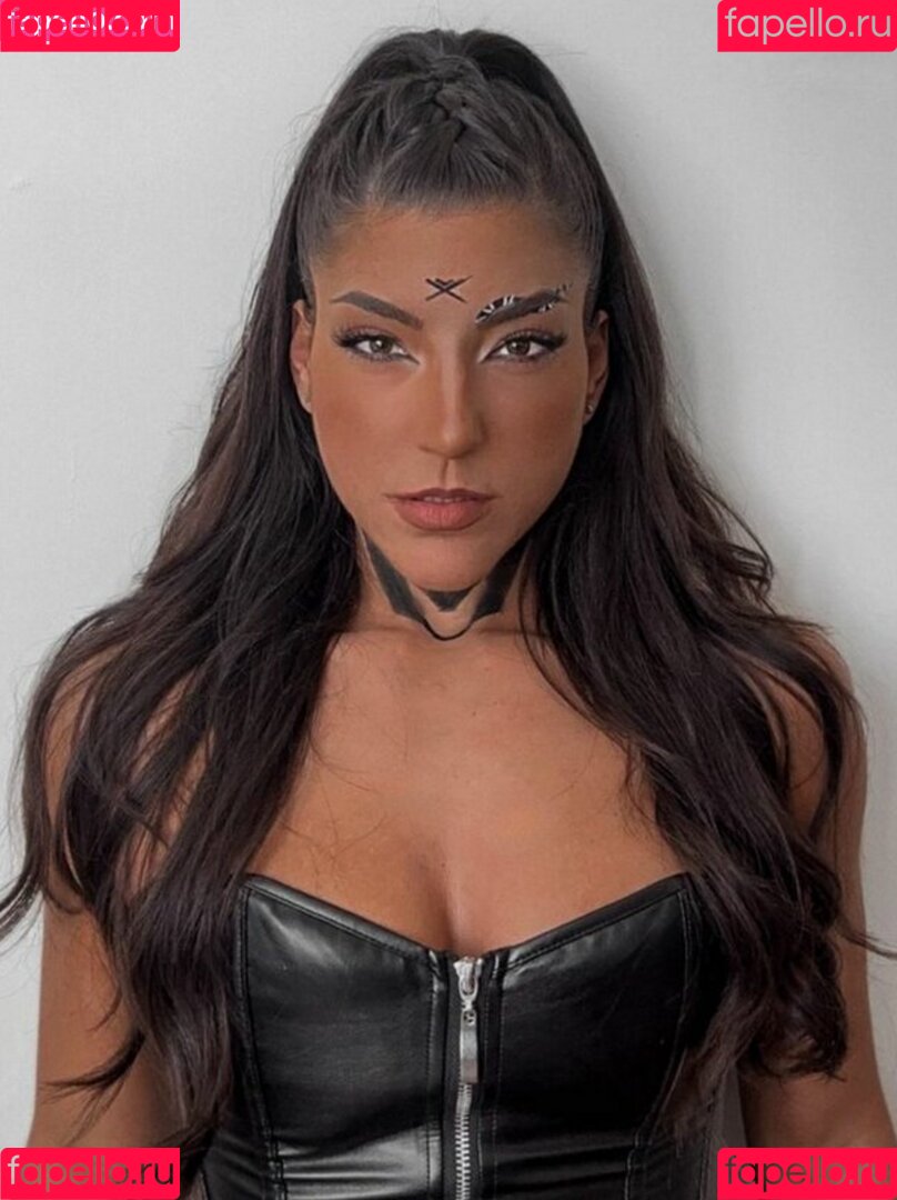 Leah Shutkever Onlyfans Photo Gallery 