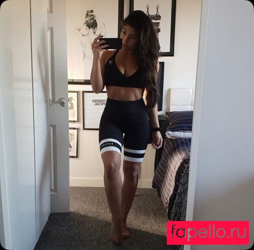 Leah Shutkever Nude Onlyfans Photo 4
