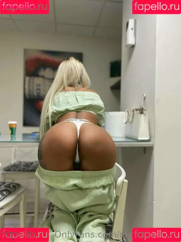 Melanie Lexxx Onlyfans Photo Gallery 