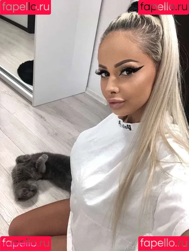 Melanie Lexxx Onlyfans Photo Gallery 